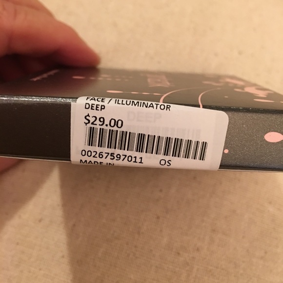 Girlactik • Luminous Face Powder - Picture 3 of 4